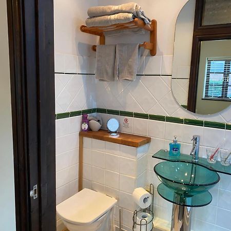 The Snug Villa Coventry Bagian luar foto